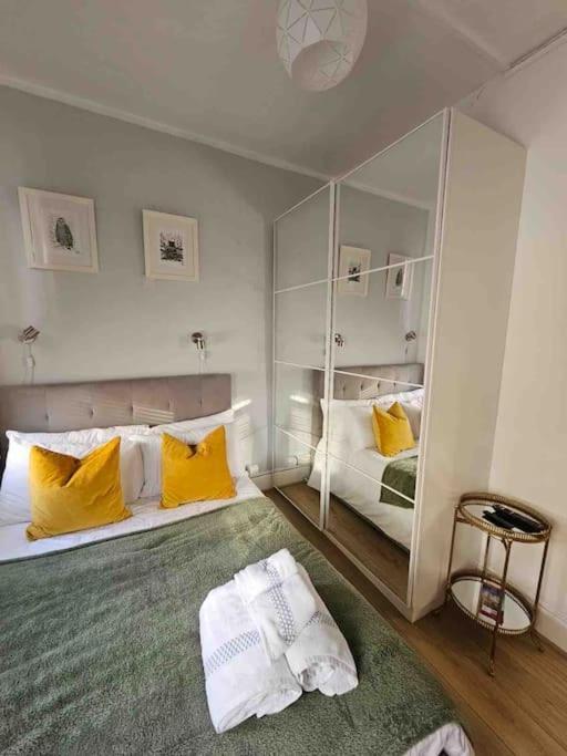 Beautiful And Spacious Flat London Exterior photo